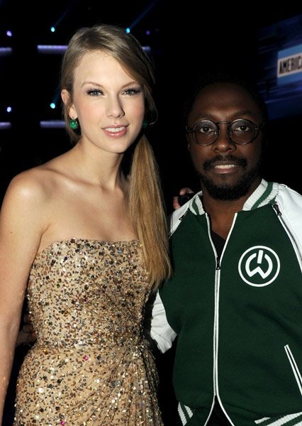 Taylor Swift at 2011 American Music Awards — photo 262