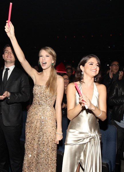 Taylor Swift at 2011 American Music Awards — photo 265