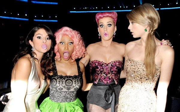 Taylor Swift at 2011 American Music Awards — photo 281