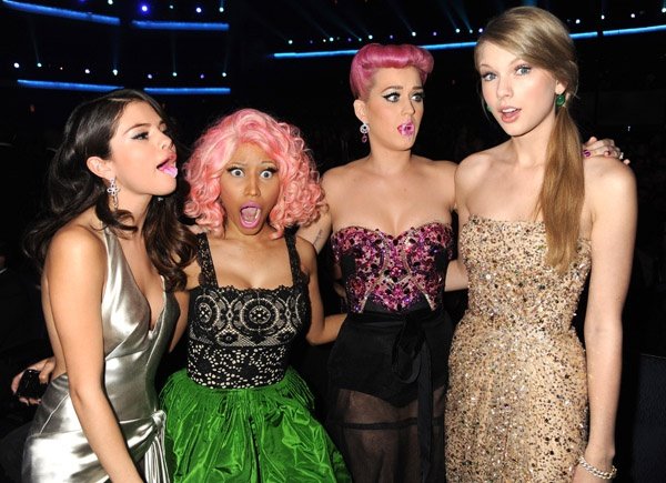 Taylor Swift at 2011 American Music Awards — photo 284