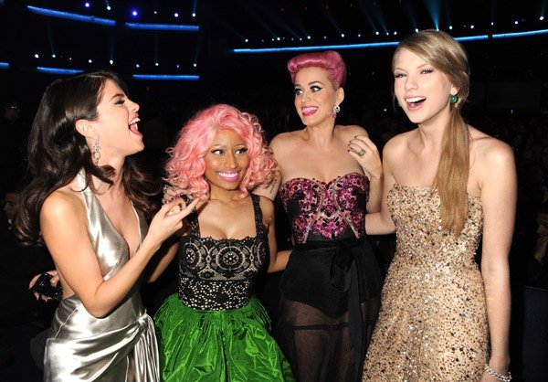 Taylor Swift at 2011 American Music Awards — photo 286