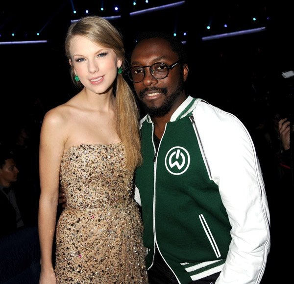 Taylor Swift at 2011 American Music Awards — photo 299