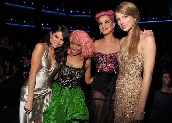 Taylor Swift at 2011 American Music Awards — photo 304