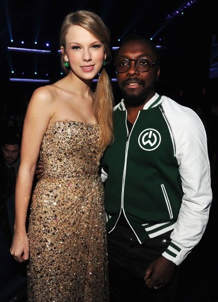 Taylor Swift at 2011 American Music Awards — photo 305