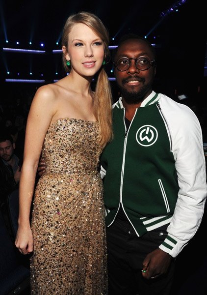 Taylor Swift at 2011 American Music Awards — photo 310