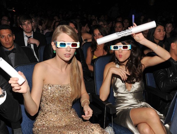 Taylor Swift at 2011 American Music Awards — photo 317