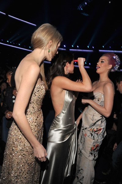 Taylor Swift at 2011 American Music Awards — photo 327