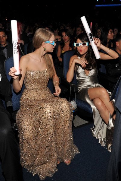 Taylor Swift at 2011 American Music Awards — photo 334