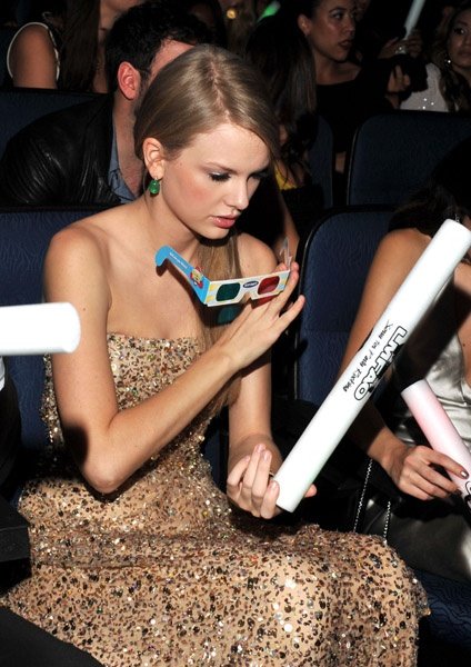 Taylor Swift at 2011 American Music Awards — photo 335
