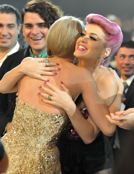 Taylor Swift at 2011 American Music Awards — photo 346