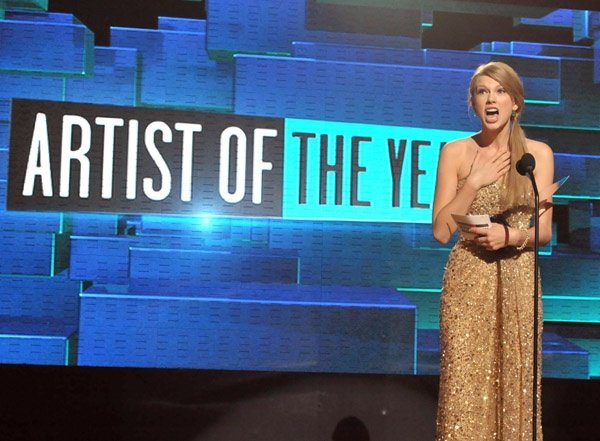 Taylor Swift at 2011 American Music Awards — photo 351