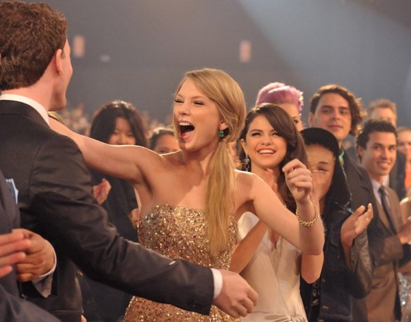 Taylor Swift at 2011 American Music Awards — photo 362