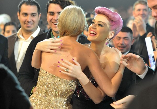 Taylor Swift at 2011 American Music Awards — photo 373