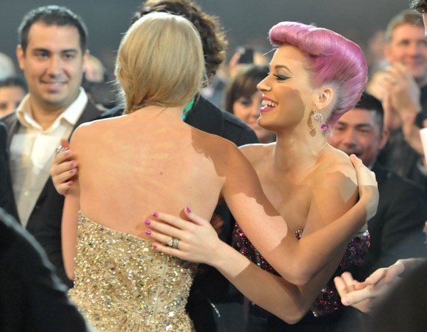 Taylor Swift at 2011 American Music Awards — photo 374