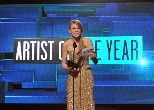 Taylor Swift at 2011 American Music Awards — photo 375