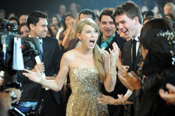 Taylor Swift at 2011 American Music Awards — photo 401