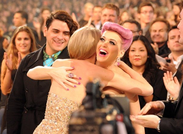 Taylor Swift at 2011 American Music Awards — photo 404