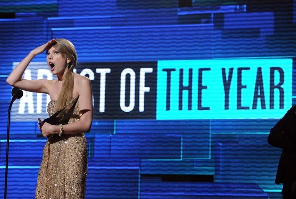 Taylor Swift at 2011 American Music Awards — photo 429