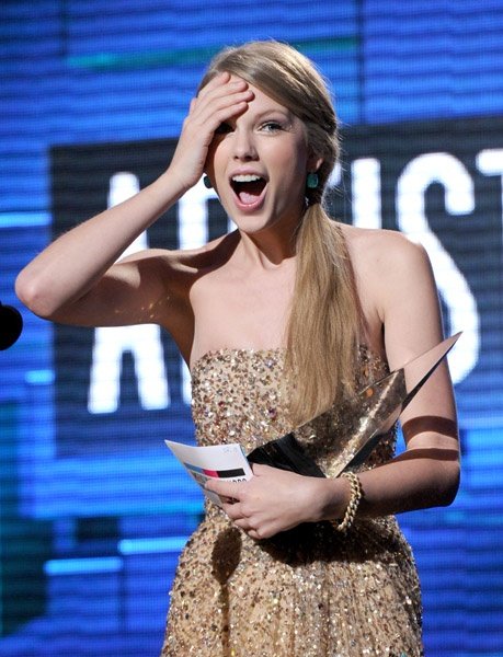 Taylor Swift at 2011 American Music Awards — photo 430