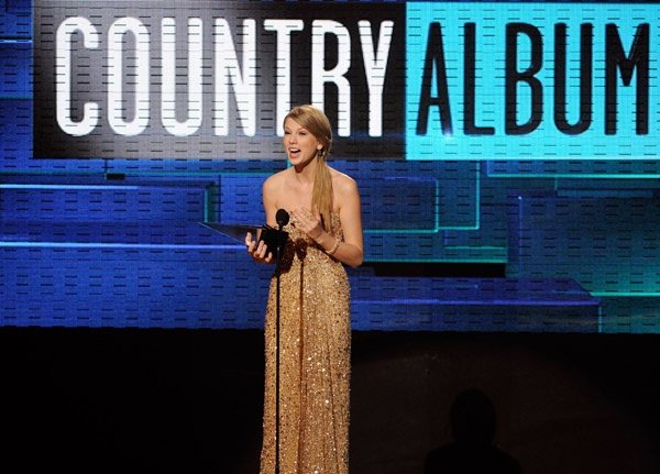 Taylor Swift at 2011 American Music Awards — photo 436