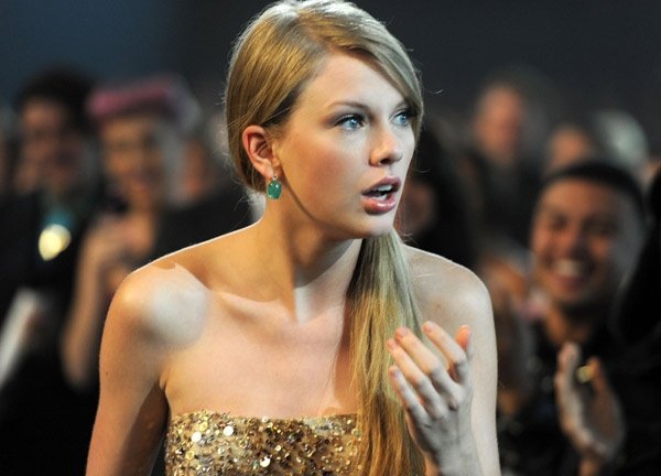 Taylor Swift at 2011 American Music Awards — photo 445