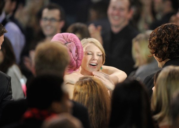 Taylor Swift at 2011 American Music Awards — photo 465