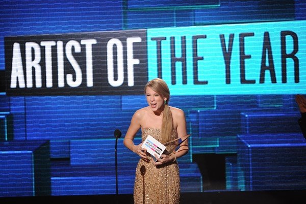 Taylor Swift at 2011 American Music Awards — photo 486