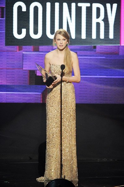 Taylor Swift at 2011 American Music Awards — photo 488
