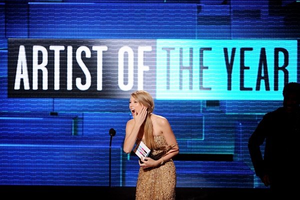 Taylor Swift at 2011 American Music Awards — photo 496