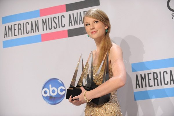 Taylor Swift at 2011 American Music Awards — photo 508