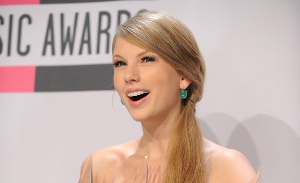 Taylor Swift at 2011 American Music Awards — photo 515