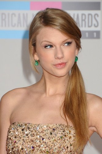 Taylor Swift at 2011 American Music Awards — photo 580