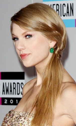 Taylor Swift at 2011 American Music Awards — photo 588