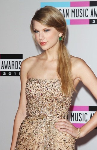 Taylor Swift at 2011 American Music Awards — photo 591