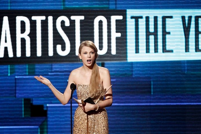 Taylor Swift at 2011 American Music Awards — photo 607