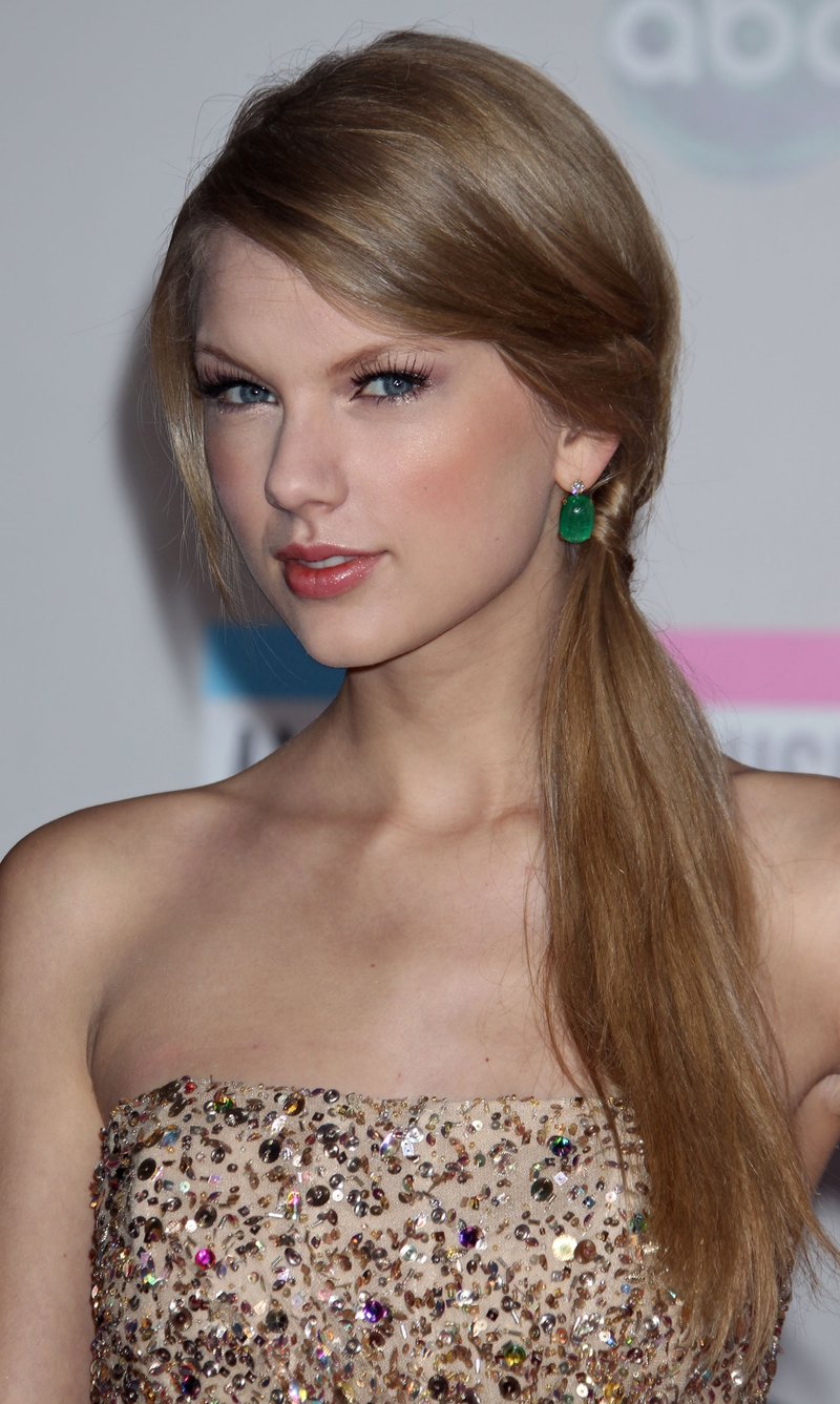 Taylor Swift at 2011 American Music Awards — photo 622