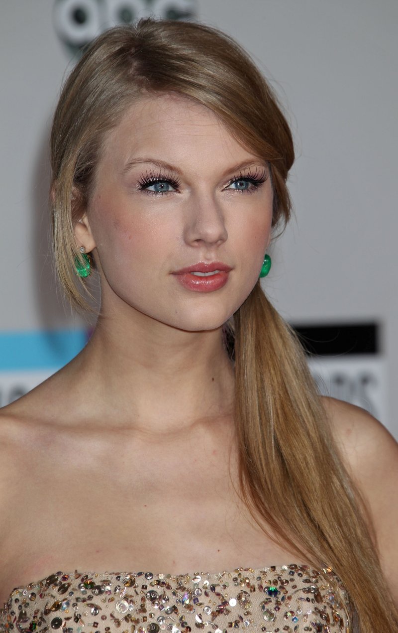 Taylor Swift at 2011 American Music Awards — photo 626