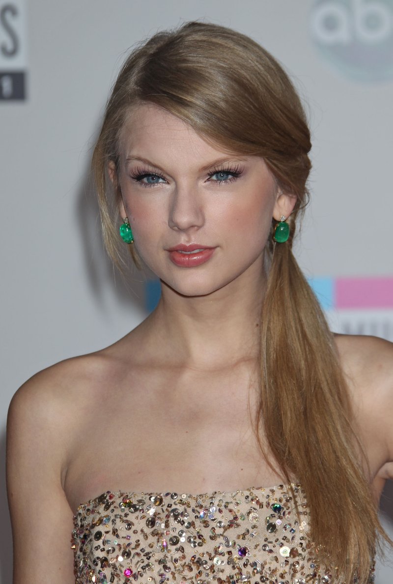 Taylor Swift at 2011 American Music Awards — photo 629