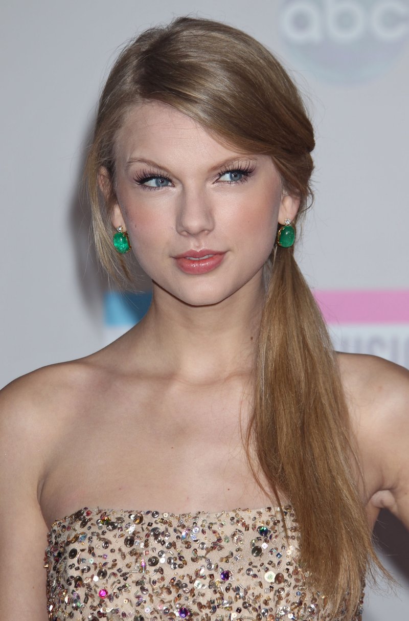 Taylor Swift at 2011 American Music Awards — photo 630