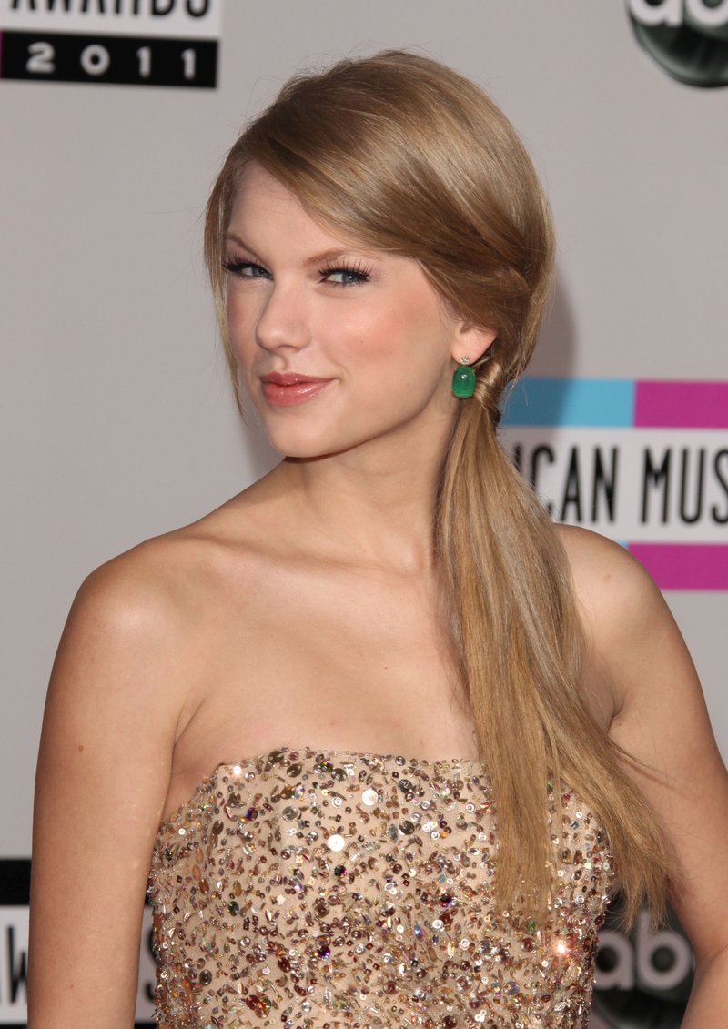 Taylor Swift at 2011 American Music Awards — photo 653
