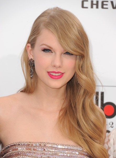 Taylor Swift at 2011 Billboard Music Awards — photo 4