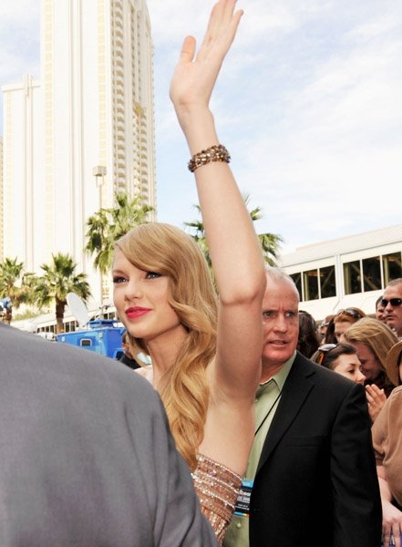 Taylor Swift at 2011 Billboard Music Awards — photo 37