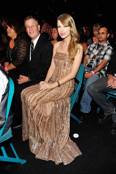 Taylor Swift at 2011 Billboard Music Awards — photo 57