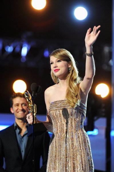 Taylor Swift at 2011 Billboard Music Awards — photo 60