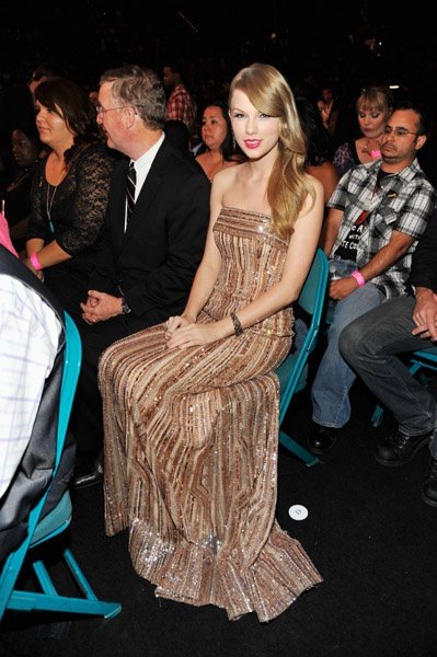 Taylor Swift at 2011 Billboard Music Awards — photo 65