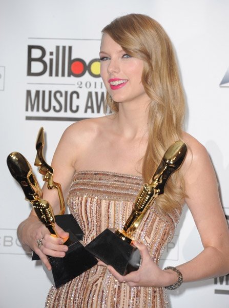 Taylor Swift at 2011 Billboard Music Awards — photo 87
