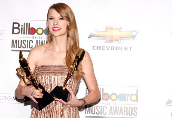 Taylor Swift at 2011 Billboard Music Awards — photo 145