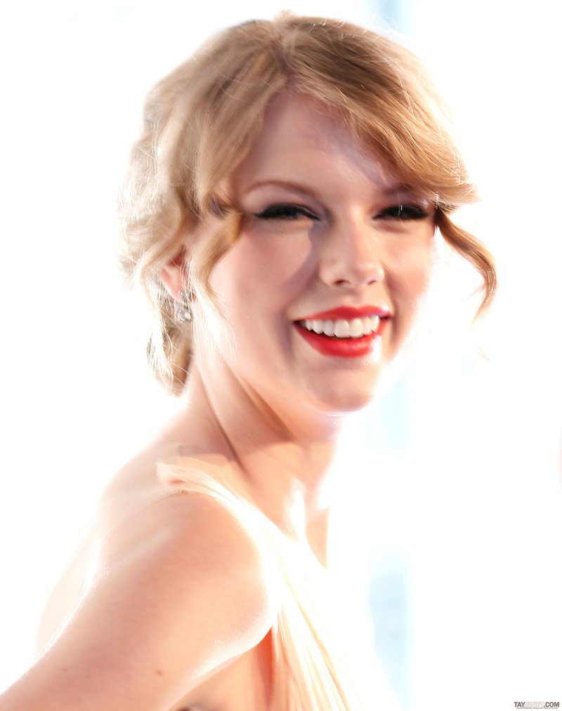 Taylor Swift at 2011 People's Choice Awards — photo 23