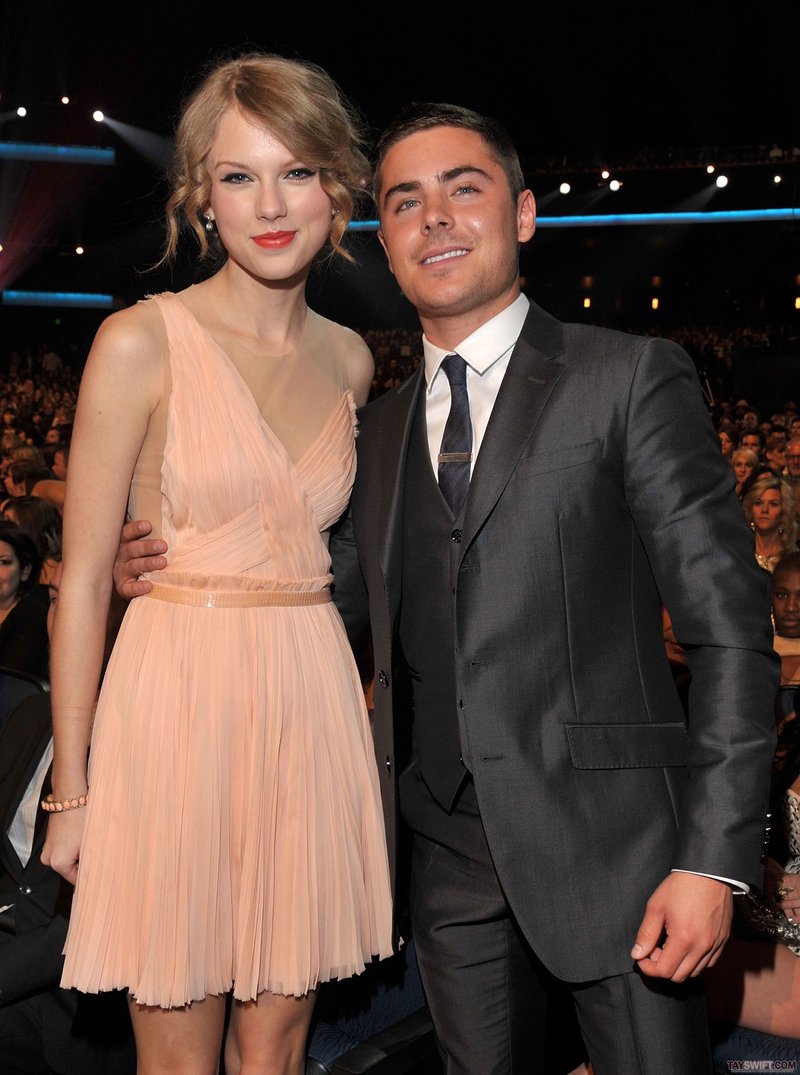 Taylor Swift at 2011 People's Choice Awards — photo 109