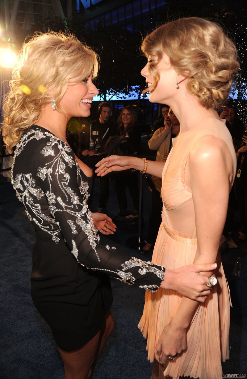 Taylor Swift at 2011 People's Choice Awards — photo 124